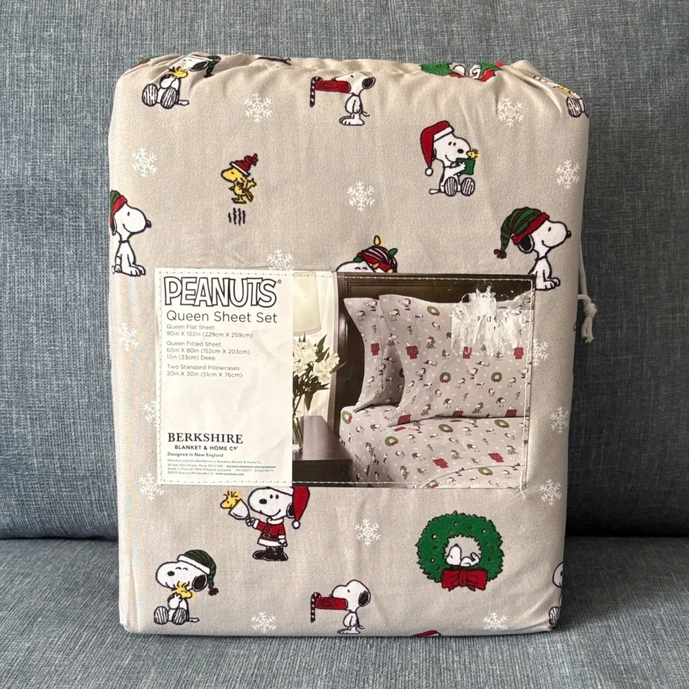 Peanuts Snoopy Holiday Queen Sheet Set - Red, Green, White - Picture 3 of 6